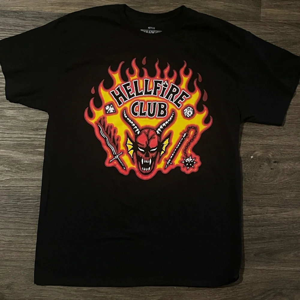Stranger Things Black Unisex Hellfire Club Graphic T-Shirt Size Large NWOT